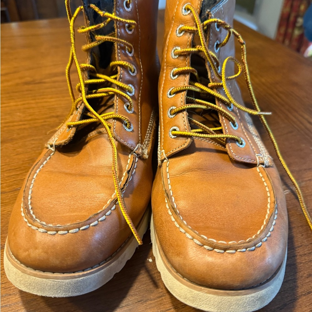 Classic Tan Leather Bass Boots size 10